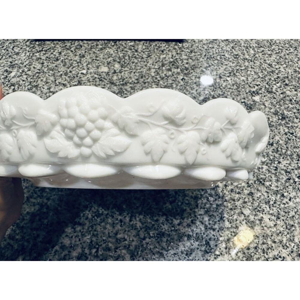 Vintage Westmoreland Paneled Grape Milk Glass 4 Part Relish Dish Divided Plate